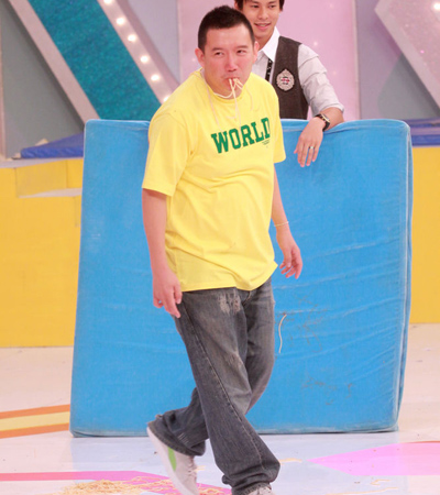 杜泽文减肥成功秀人鱼线 激瘦28斤变型男